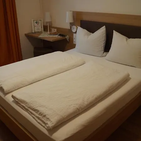 Inn Zur Traube 3*